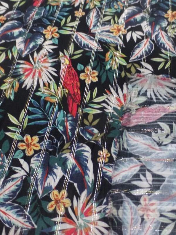 tissu Viscose noire imprimé tropicaux perroquet