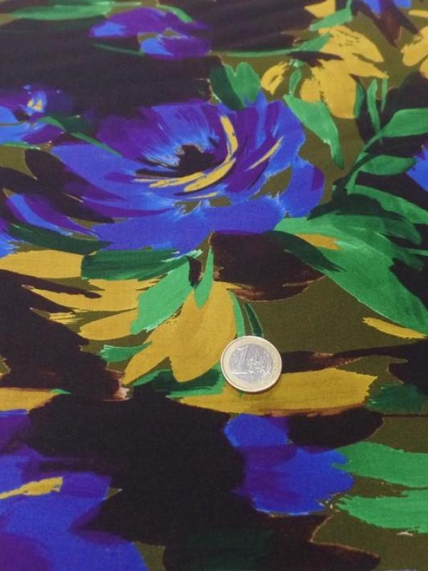 Viscose ton de terre imprimé fleurs bleu royal