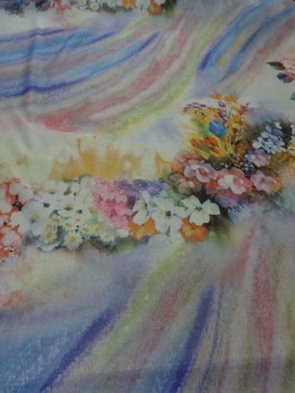 Voile de coton imprime arc en ciel et fleurs