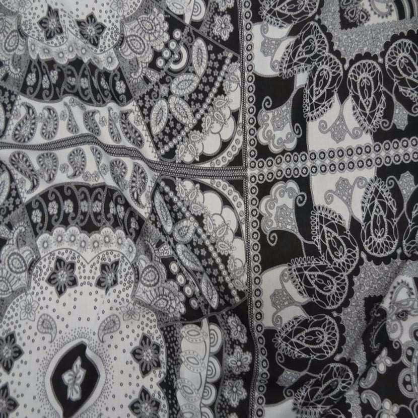 Voile de coton imprime blanc et noir08