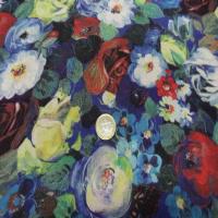 Voile de coton soie sur fond bleu imprimé fleurs
