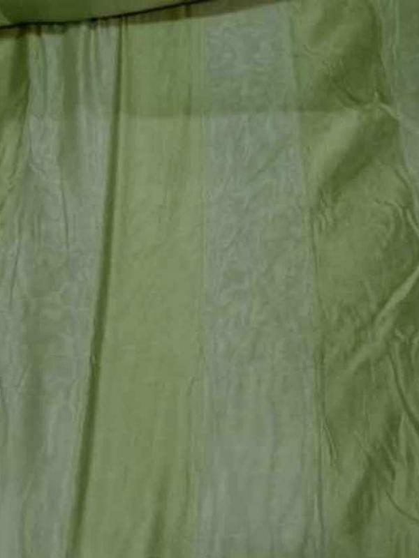 Voile de soie 100 faconne rayures ton anis clair