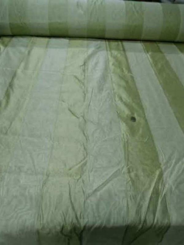 Voile de soie 100 faconne rayures ton anis clair