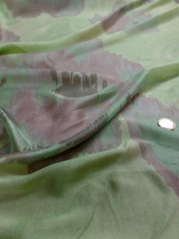 Voile de soie 100 vert imprime