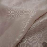 Voile de soie beige clair faconne 2 80m sur 1 60ml