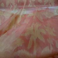 Voile de soie changeant orange rose a motifs3