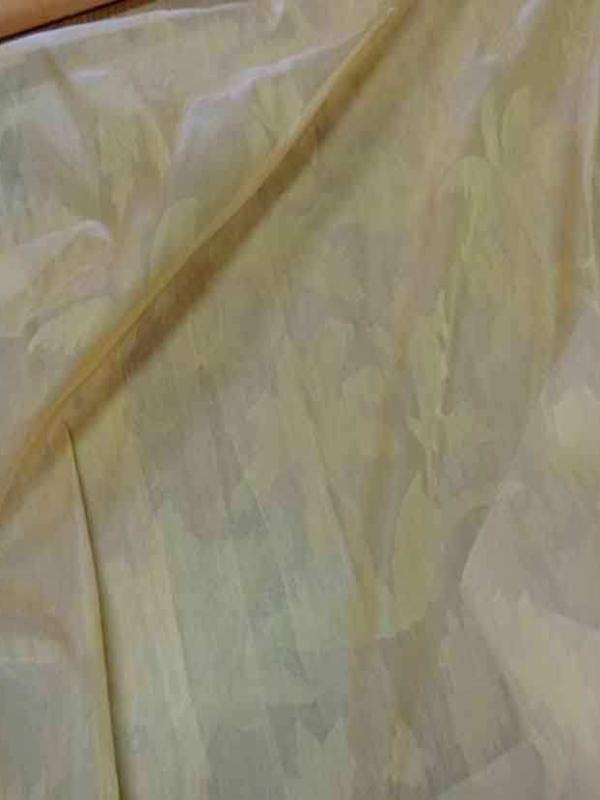 Voile de soie changeant ton jaune a motifs7 1