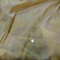 Voile de soie changeant ton jaune a motifs4