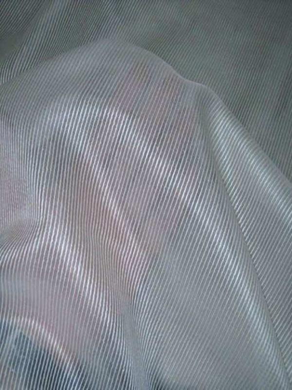 Voile de soie ecrue a rayures en 1 50m de l