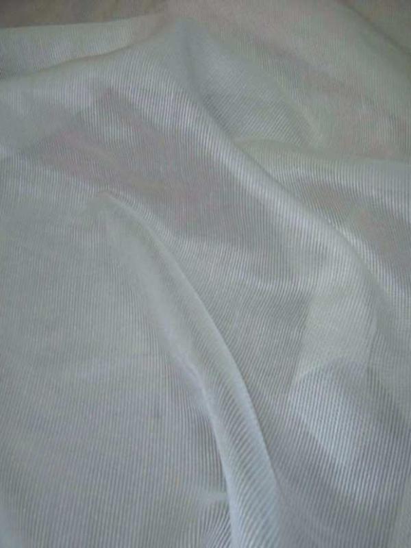 Voile de soie ecrue brode en 1 50m de l