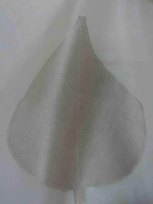 Voile de soie ecrue brode feuille de tilleul