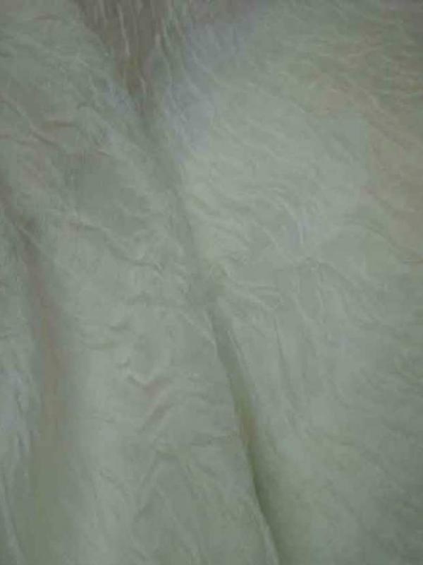 Voile de soie froisse permanent blanc casse