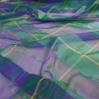 Voile de soie imprime madras vert et bleu