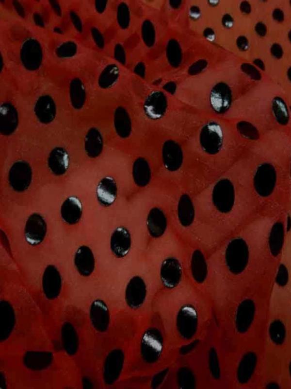 Voile polyester rouge bordeaux a pois noir en vinyl