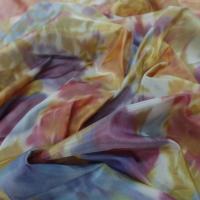 Voile polyester soyeux imprime grosse fleurs ton de terre0