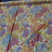 Voile polyester soyeux imprime grosse fleurs ton de terre6