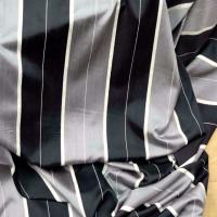 Voile taffetas gris noir legerement transparent en 3 m de largeur 