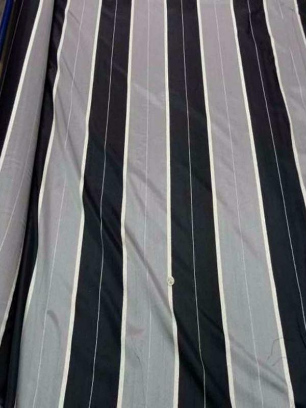 Voile taffetas gris noir legerement transparent en 3 m de largeur 